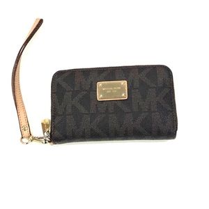 Michael Kors wristlet